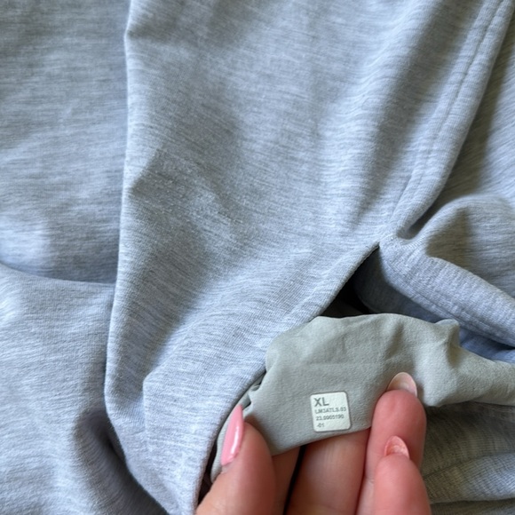 Lululemon City Sweat Pullover Hoodie NHL Vancouver Canucks Light Grey Sea Salt - Picture 9 of 12